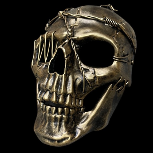 Skeleton mask with barbed wire and "stitched" eye socket - NWT! - Picture 4 of 17